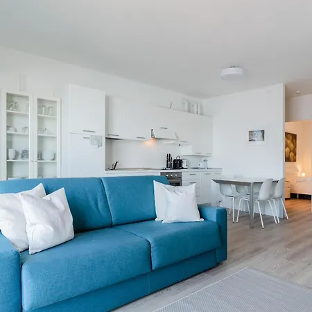 Views, Bright Cozy Apartman *