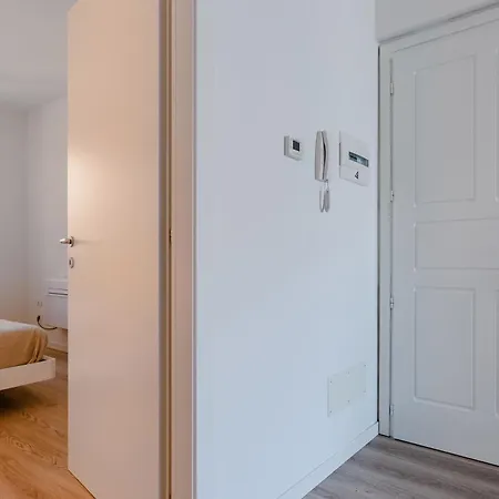 Views, Bright Cozy Apartman Perledo