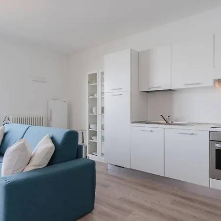 Views, Bright Cozy Apartment *